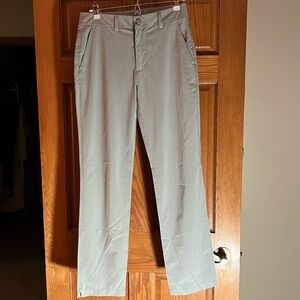 Vineyard vines Men’s Fairway Pants. Size 28x32 light grey